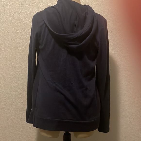 Old Navy Active Lightweight Hooded Wrap - Picture 2 of 3